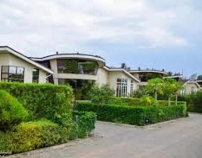 3 Bedroom House For Rent in Lacasa