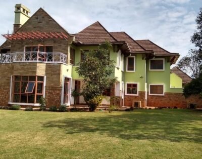 5 Bedroom Villa + Pool For Rent in Runda