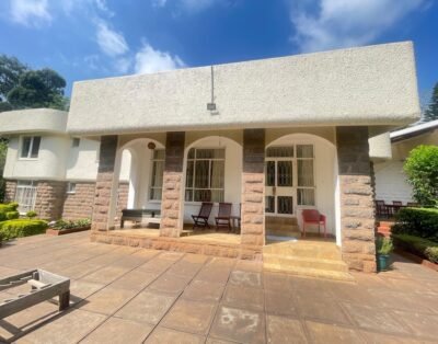 5 Bedroom Villa with SR For Rent in Thigiri